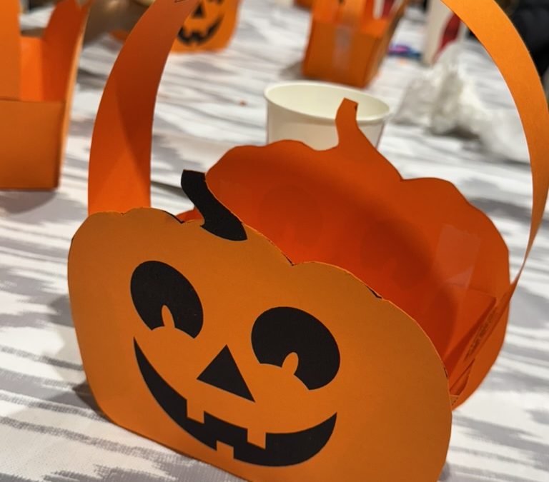 Gran éxito del taller Halloween – Tots Sants